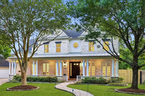 814 Atwell St, Bellaire, TX 77401
