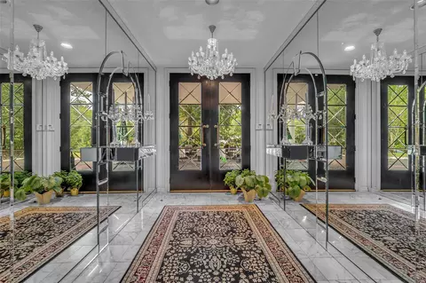 6 Farnham Park Dr, Houston, TX 77024