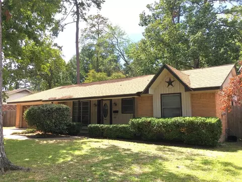 2001 N Thompson St, Conroe, TX 77301 photo 1