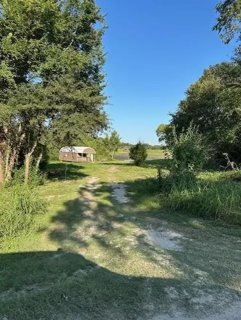 25302 Lake Ridge Dr, Navasota, TX 77868