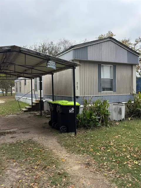 3107 Violet St, Needville, TX 77461