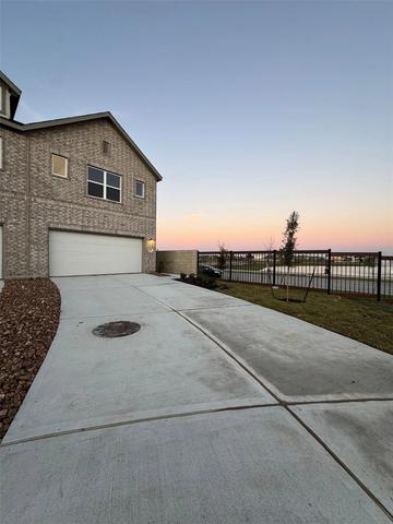 2131 Salinas Dr, Rosharon, TX 77583
