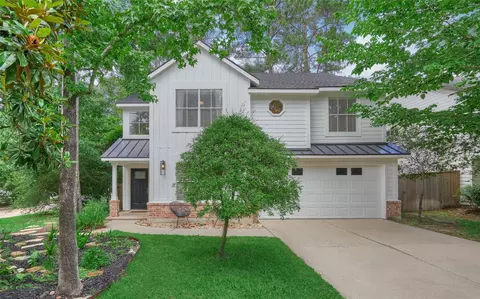 38 E Gaslight Pl, The Woodlands, TX 77382