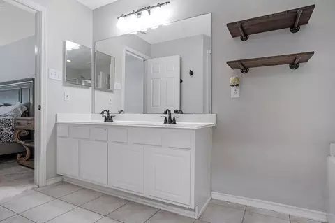 Bath - 20915 Sandy Briar Ct, Spring, TX 77379 photo 2 of 3