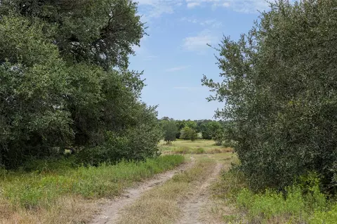 9365 Bauer Rd, Fayetteville, TX 78940