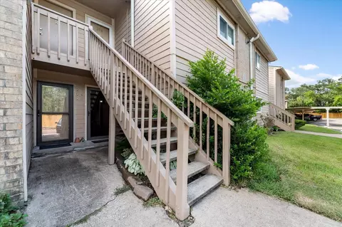 1505 Ward Rd #201, Baytown, TX 77520