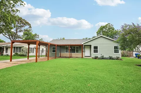 616 20th Ave N, Texas City, TX 77590