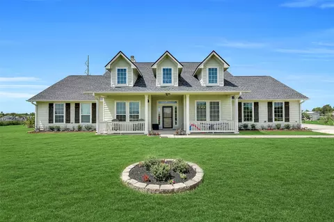 7829 N Humble Camp Rd, Dickinson, TX 77539