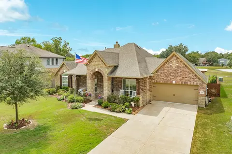 2316 Shalmar Dr, West Columbia, TX 77486