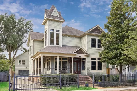 915 Oxford St, Houston, TX 77008