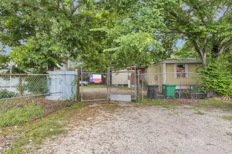 9650 E Hardy Rd, Houston, TX 77093
