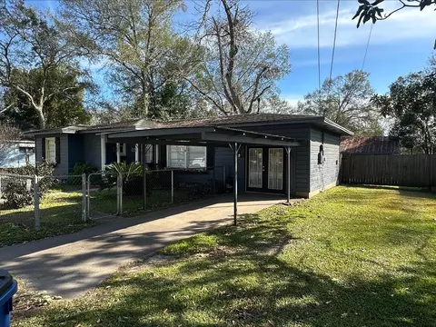 2309 Bradford St, Orange, TX 77630