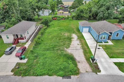 3306 Caplin St, Houston, TX 77026