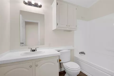 Bath - 10027 Berrypatch Ln, Tomball, TX 77375 photo 1 of 3