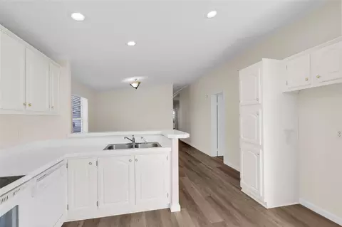 Kitchen - 10027 Berrypatch Ln, Tomball, TX 77375 photo 2 of 3