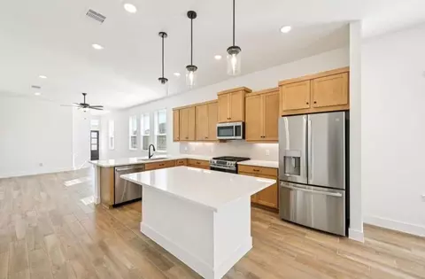 Kitchen - 12802 Meadow Wind Way, Conroe, TX 77302 photo 4 of 7