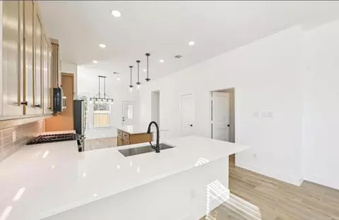 Kitchen - 12802 Meadow Wind Way, Conroe, TX 77302 photo 5 of 7