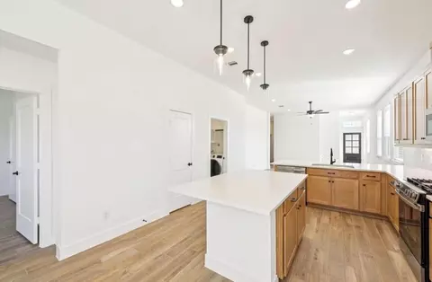 Kitchen - 12802 Meadow Wind Way, Conroe, TX 77302 photo 6 of 7