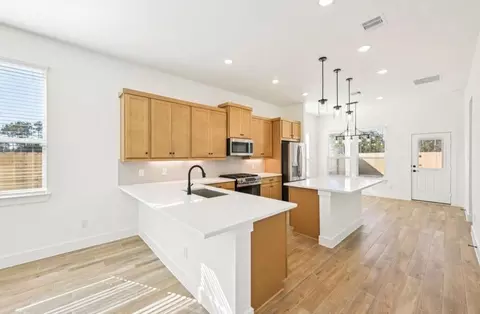 Kitchen - 12802 Meadow Wind Way, Conroe, TX 77302 photo 3 of 7