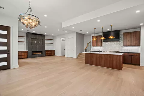 5409 Chevy Chase #A, Houston, TX 77056