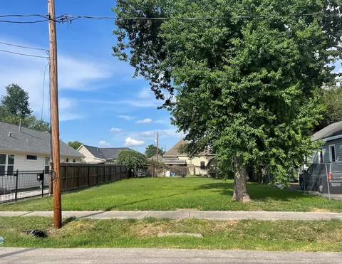 2114 Chestnut St, Houston, TX 77009