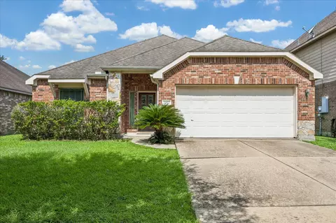 11922 Green Colling Park Dr, Houston, TX 77047