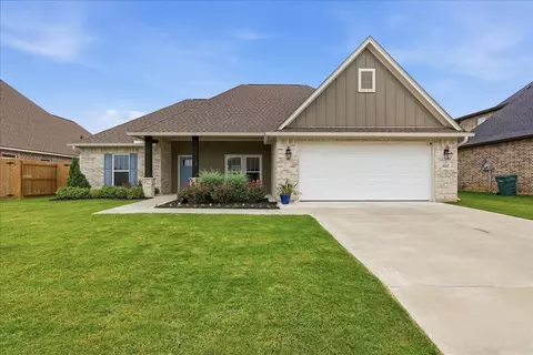 9210 Bell Flower St, Beaumont, TX 77713