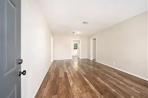 10406 Wiggins St, Houston, TX 77029