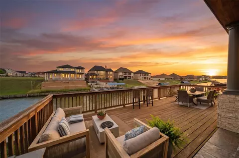 10812 Bourbon St, Willis, TX 77318