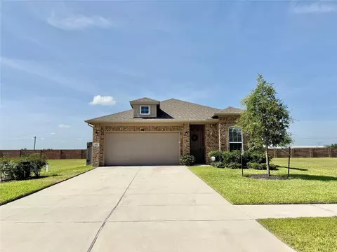 Exterior - 1951 Middle Pass Ln, Angleton, TX 77515 photo 5 of 13