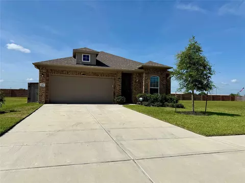 Exterior - 1951 Middle Pass Ln, Angleton, TX 77515 photo 7 of 13