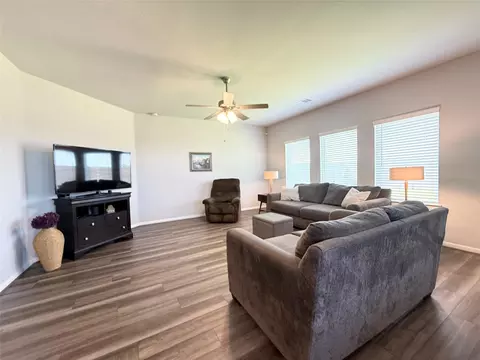 Living - 1951 Middle Pass Ln, Angleton, TX 77515 photo 3 of 4