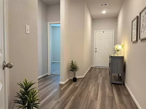 Entry Way - 1951 Middle Pass Ln, Angleton, TX 77515 photo 5 of 5