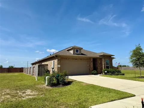Exterior - 1951 Middle Pass Ln, Angleton, TX 77515 photo 6 of 13