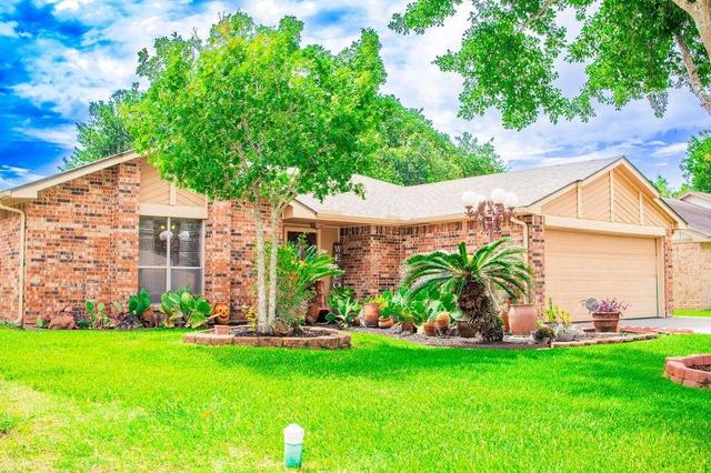 707 Landing Blvd, League City, TX 77573