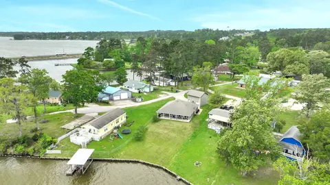 View/Area - 453 E Oak Shadows, Onalaska, TX 77360 photo 5 of 7