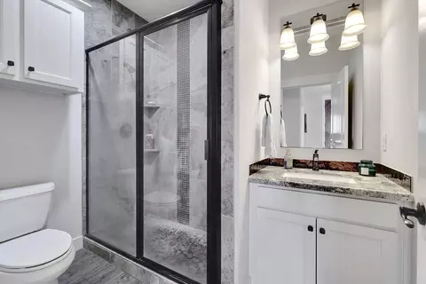 Bath - 453 E Oak Shadows, Onalaska, TX 77360 photo 1 of 3