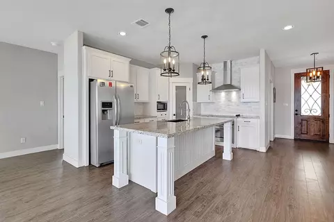 Kitchen - 453 E Oak Shadows, Onalaska, TX 77360 photo 5 of 5