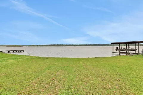 View/Area - 453 E Oak Shadows, Onalaska, TX 77360 photo 6 of 7