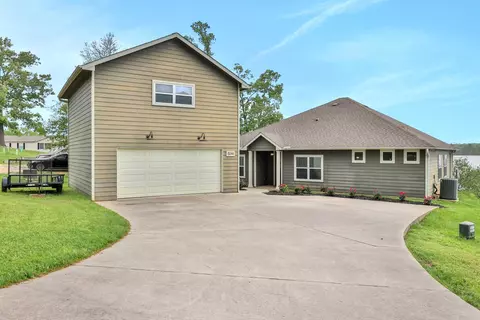 Exterior - 453 E Oak Shadows, Onalaska, TX 77360 photo 1 of 7