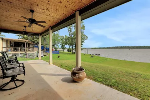 Exterior - 453 E Oak Shadows, Onalaska, TX 77360 photo 6 of 7