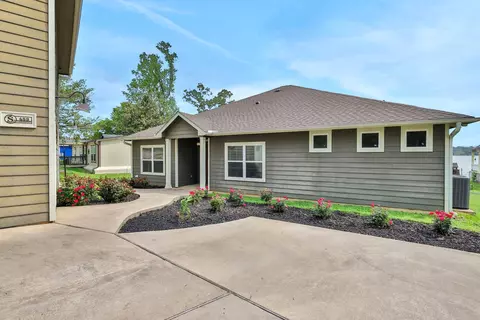 Exterior - 453 E Oak Shadows, Onalaska, TX 77360 photo 2 of 7