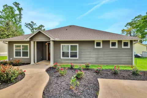 Exterior - 453 E Oak Shadows, Onalaska, TX 77360 photo 4 of 7