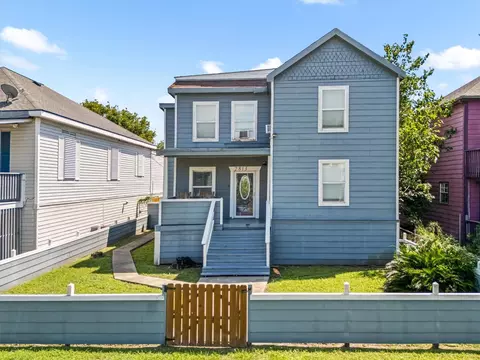 2813 Bernardo De Galvez, Galveston, TX 77550