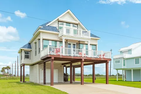 19155 Kahala Dr, Galveston, TX 77554