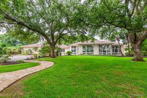 2801 Merriman St, Port Neches, TX 77651