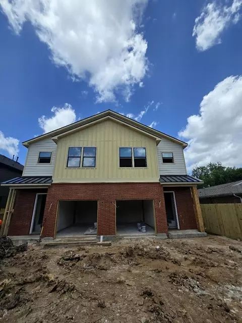 5601 Nielan St #A-B, Houston, TX 77028