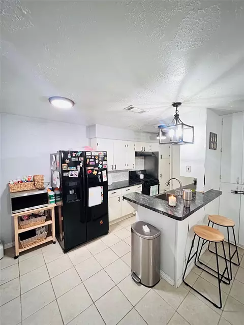 Kitchen - 2 Travis Ct, Angleton, TX 77515 photo 1 of 1