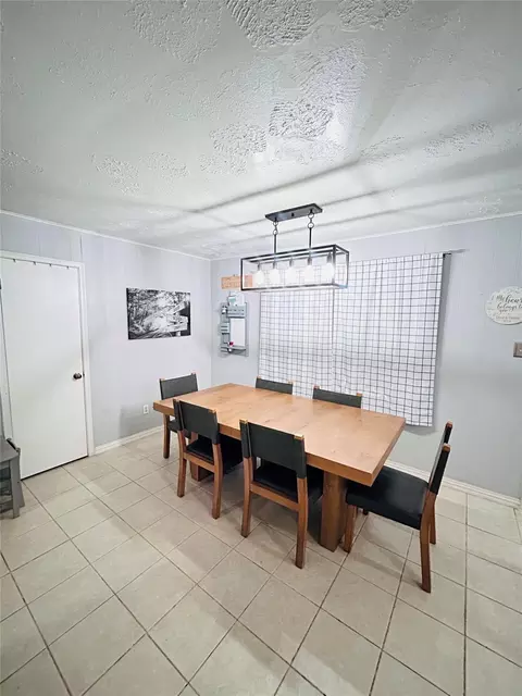 Dining - 2 Travis Ct, Angleton, TX 77515 photo 1 of 1