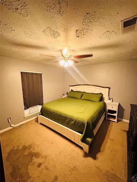 Bedroom - 2 Travis Ct, Angleton, TX 77515 photo 4 of 4